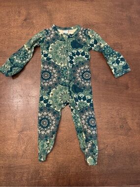 Kate Quinn 6-9 Month Green Mandala